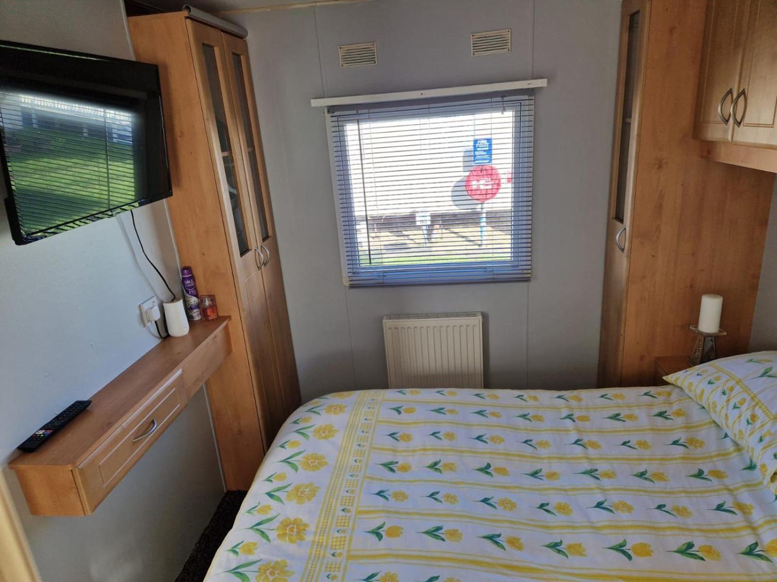 Browns Caravan Rentals, Ingoldmells 4 Berth Caravan Silver Beach エクステリア 写真